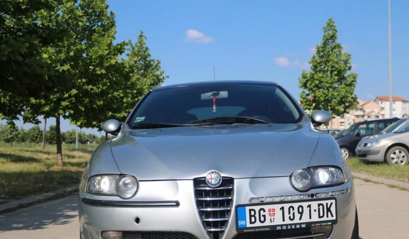 Alfa Romeo 147 1.6 TS 2002god full