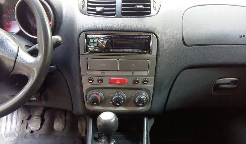 Alfa Romeo 147 1.9 JTD 2002 full