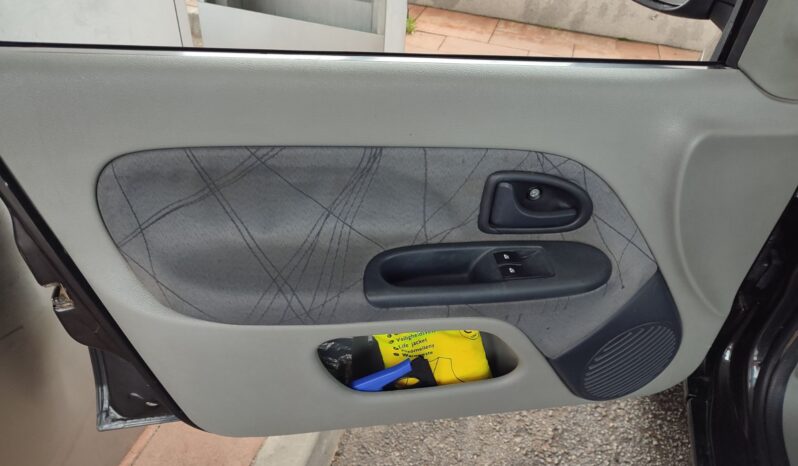 Renault Clio 2003 full