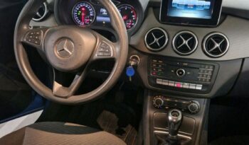 Mercedes-Benz B 180 2015 full